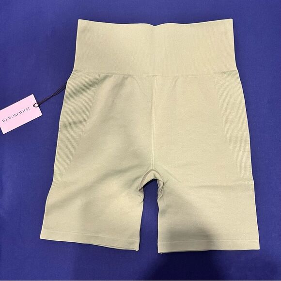 NWT WeWoreWhat Seamless Biker Shorts in Solid Fair Green Size Small - Picture 6 of 14
